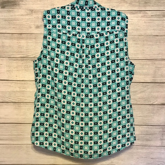 New York & Co. sleeveless button down XL blouse. - Picture 2 of 6